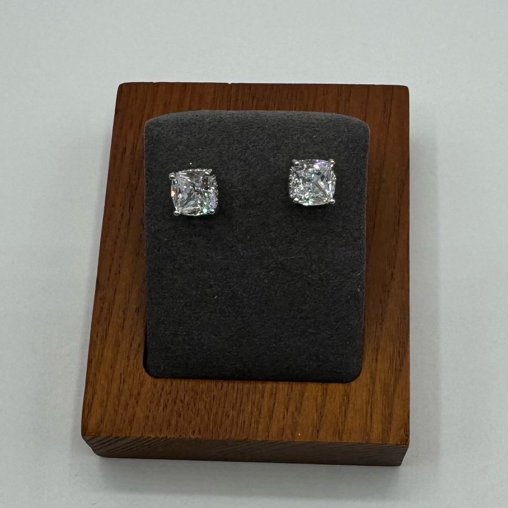 1.5ct Cushion Cut Earrings - Picture 13 of 14